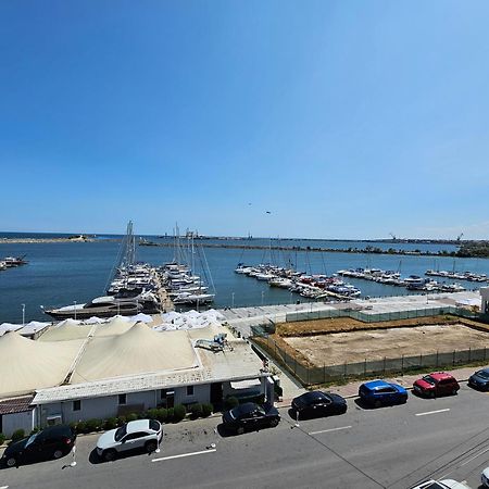 Blue Marina Sea View Apartment Mangalia Exterior photo