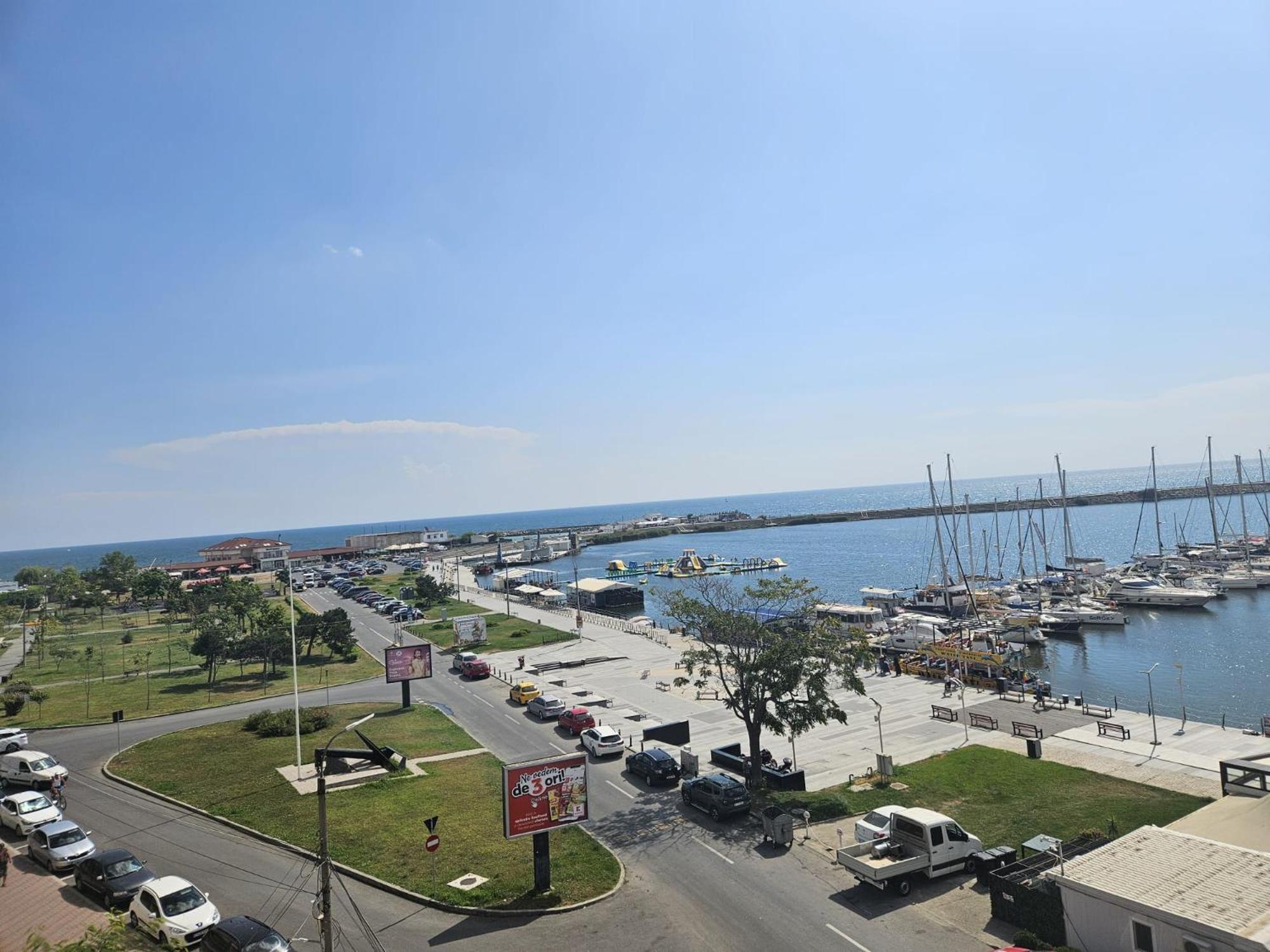 Blue Marina Sea View Apartment Mangalia Exterior photo